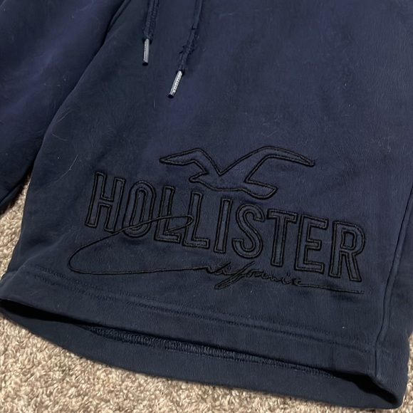 Hollister jogger material shorts - Picture 2 of 4